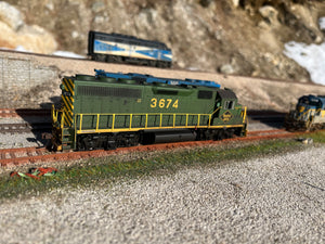 Weathered GP40-2 Reading 3674 DCC ready